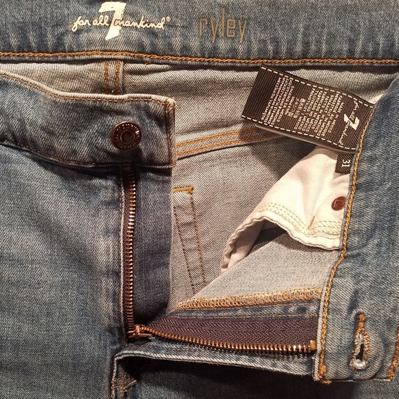 NWOT 7FOR ALL MANKIND RYLEY DISTRESSED JEAN/ITALIAN FABRIC/SOLD OUT ONLINE - Picture 12 of 16